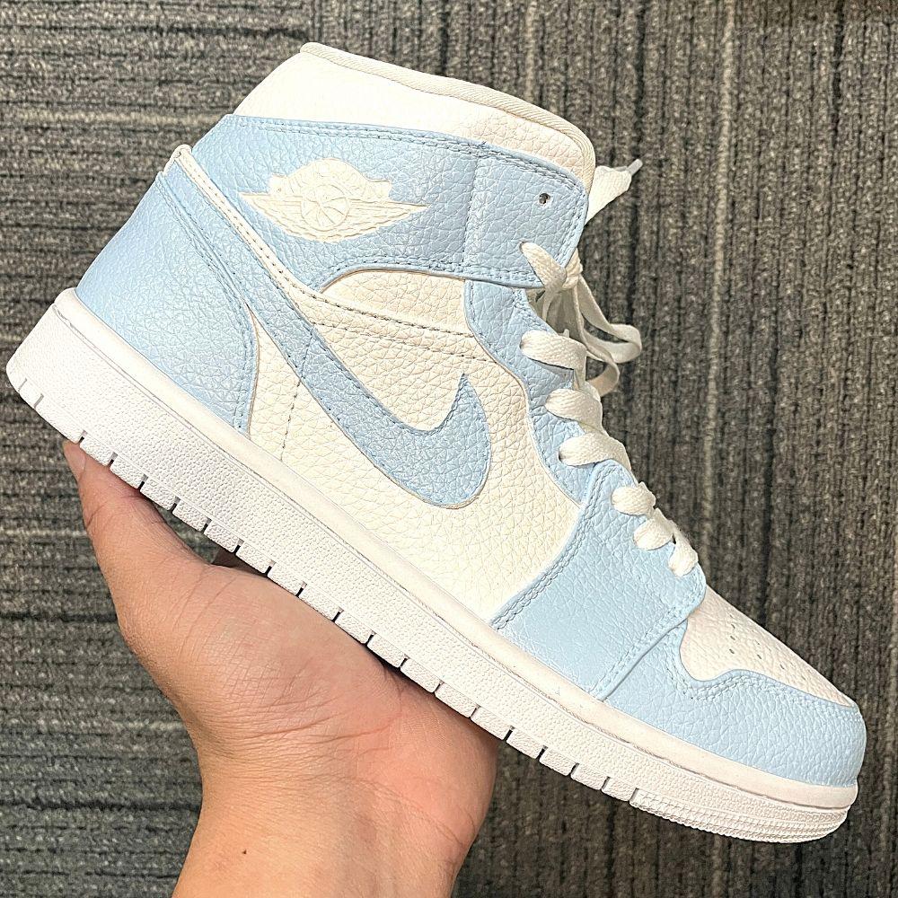 Jordans 1 Babyblau