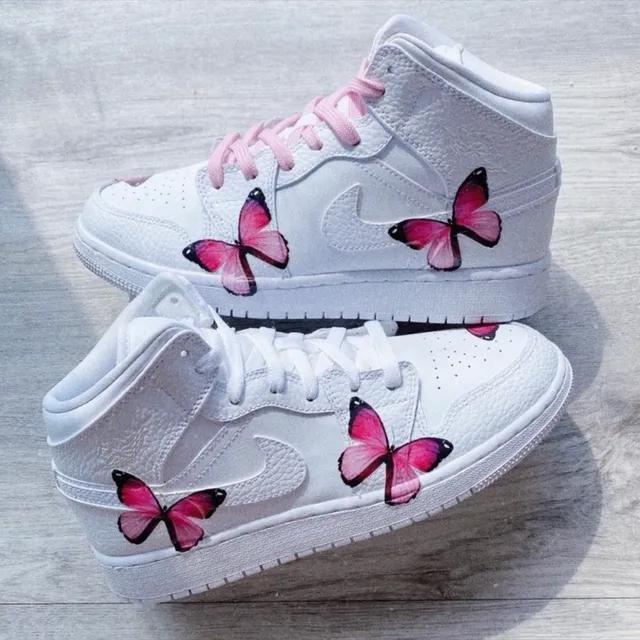 Custom Air Jordan 1 Mid Butterflies Pink-oicustom