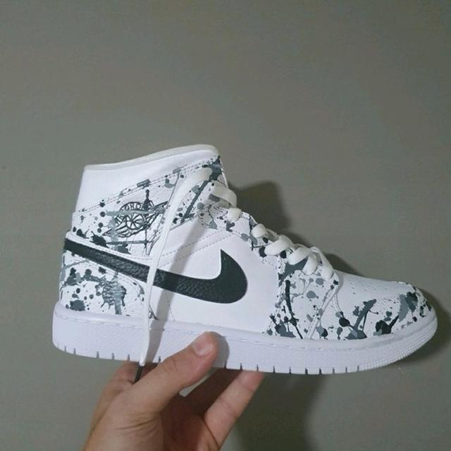 Custom Air Jordan Paint Bomb