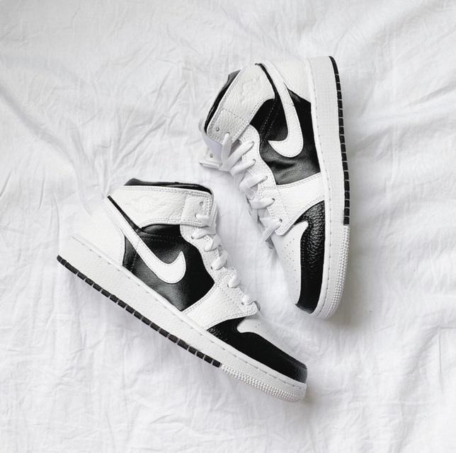 Custom Air Jordan 1 Panda Black White Painted Sneakers – oicustom