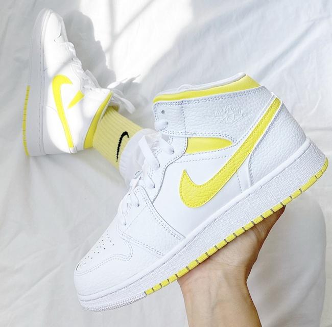 Custom Air Jordan 1 Swoosh Yellow Painted Sneakers-oicustom